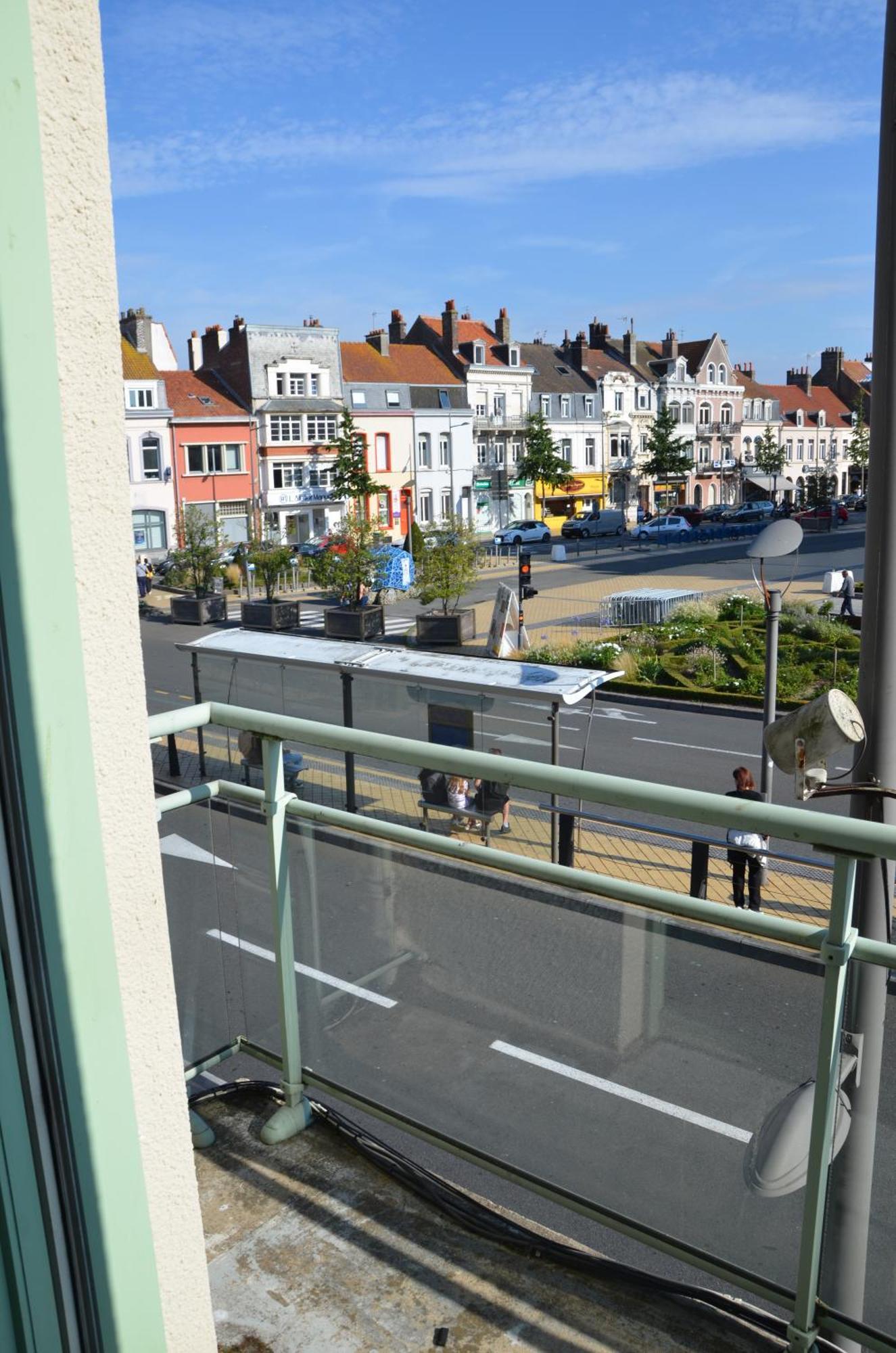 Le Gambetta Theatre De Calais Apartment Exterior photo